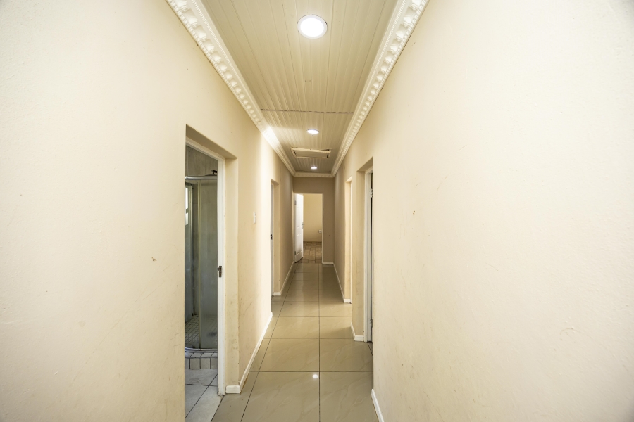 5 Bedroom Property for Sale in Summerpride Eastern Cape